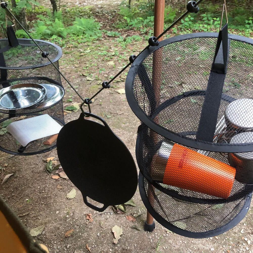 ハンギングハンガーに吊るして食器や調理器具を乾かすポップアップドライネット