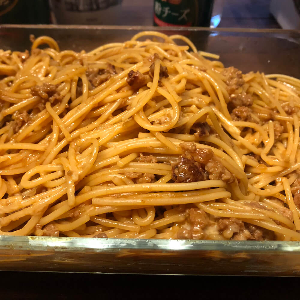 デミグラスハンバーグをアレンジしたクリームボロネーゼパスタ